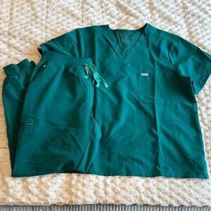 Figs Hunter Green Scrub Set